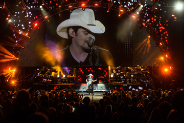 Brad_Paisley_Tour_2013